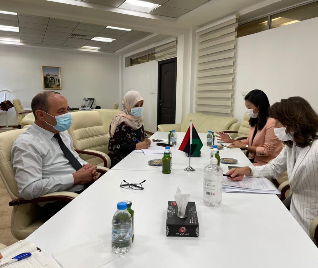 اجتماع تقابلي بين مدير إدارة الشؤون الخارجية والتعاون الدولي بمجلس والأمين العام المساعد للأمم المتحدة في ليبيا